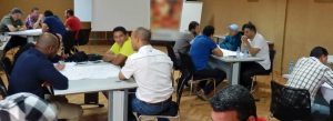Philippe Chartin en séance de coaching, team building pour Kairos-Pro.